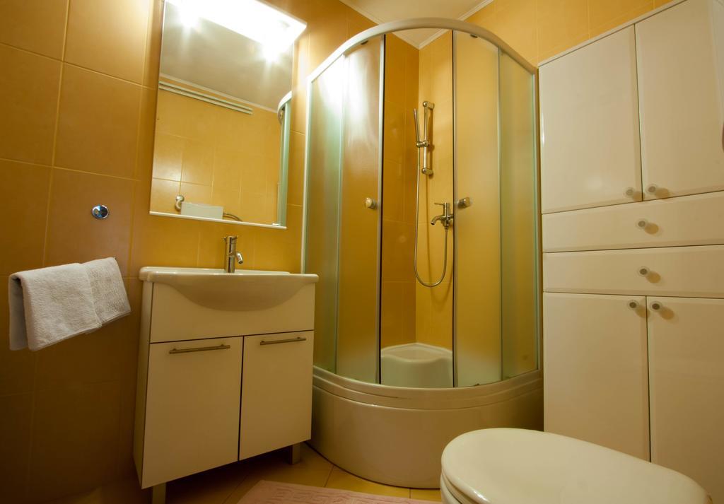 Rooms & Apartments Dolac Хвар Экстерьер фото